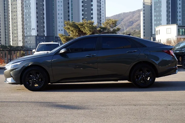 아반떼 CN7 외관