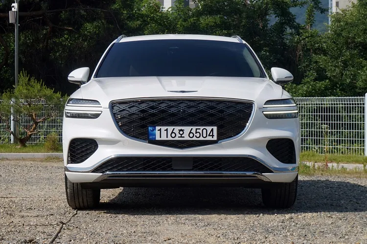 GV70 2.5T AWD